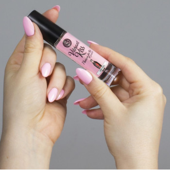 Блиск для губ з ефектом вібрації Secret Play - LIP GLOSS Vibrant Kiss Cola, 6 грам