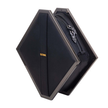 Сумка для секс-іграшок LOCKINK Mysterious Square Kink Bag, чорна, набір для бондажу в комплекті