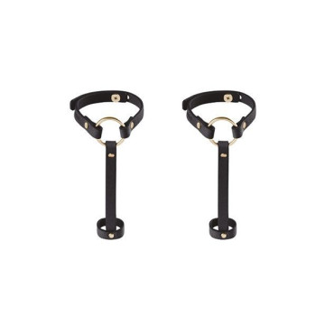 Пара браслетов на запястье и палец Bijoux Indiscrets MAZE Hand Bracelet Harness Black, экокожа